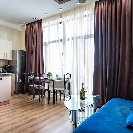 в аркадийском дворце Fainorent Apartman
