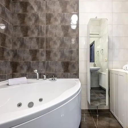 в аркадийском дворце Fainorent *