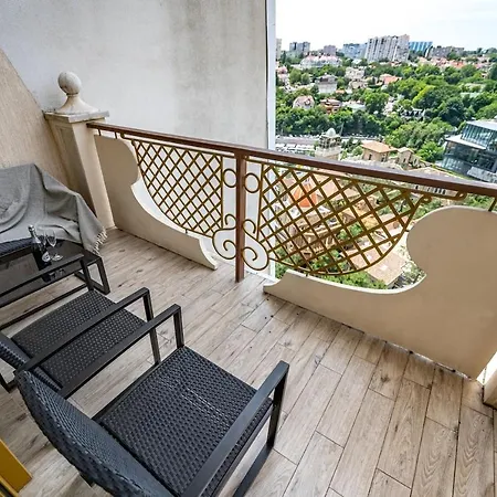 в аркадийском дворце Fainorent Apartman *
